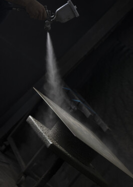 Documentary photography of Molteni&C production facilities in Milan – photographed by Daniela Trost 