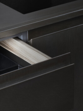 Bespoke woodworking and custom kitchen photography for Radaschitz carpentry workshop by Daniela Trost 